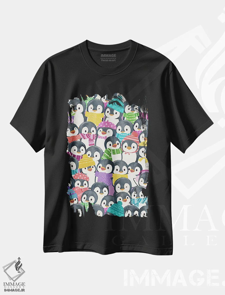 تیشرت مشکی طرح دار بچه پنگوئن در پیاده روی زمستانی، دست نقاشی و طراحی دستی اثر لورا گریوز | فروشگاه ایماژ