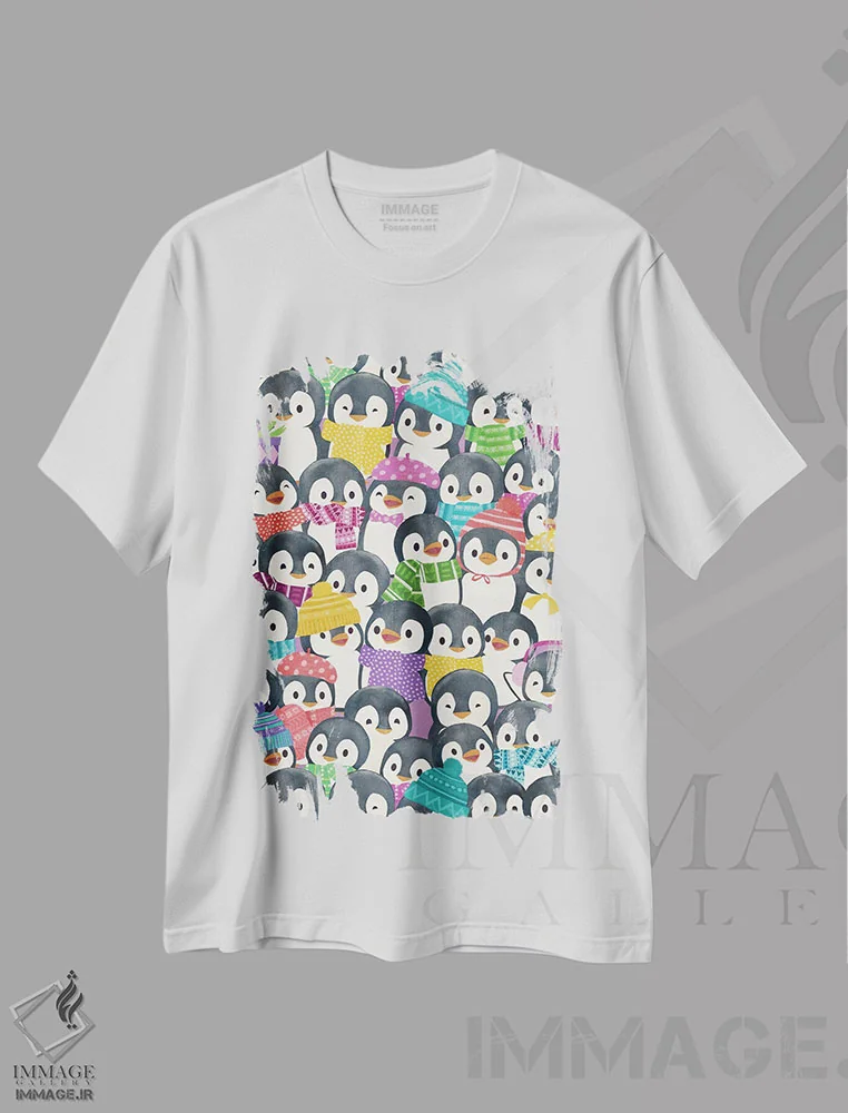 تیشرت سفید طرح دار بچه پنگوئن در پیاده روی زمستانی، دست نقاشی و طراحی دستی اثر لورا گریوز | immage.ir