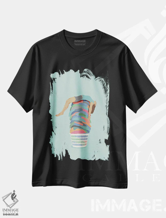 تیشرت مشکی طرح دار روز شستن لباس ها، تزئینی اثر گیسل دکل | immage.ir