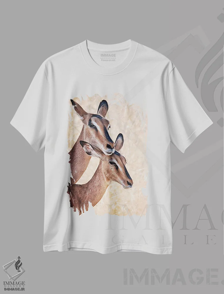 تیشرت سفید طرح دار نگران نباش، من اینجا هستم، مدیوم اثر ماتیلد گیِّمو | فروشگاه ایماژ