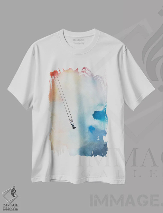 تیشرت سفید طرح دار دختر روی تاب، دکور معاصر اثر هانک پره بوم | immage.ir