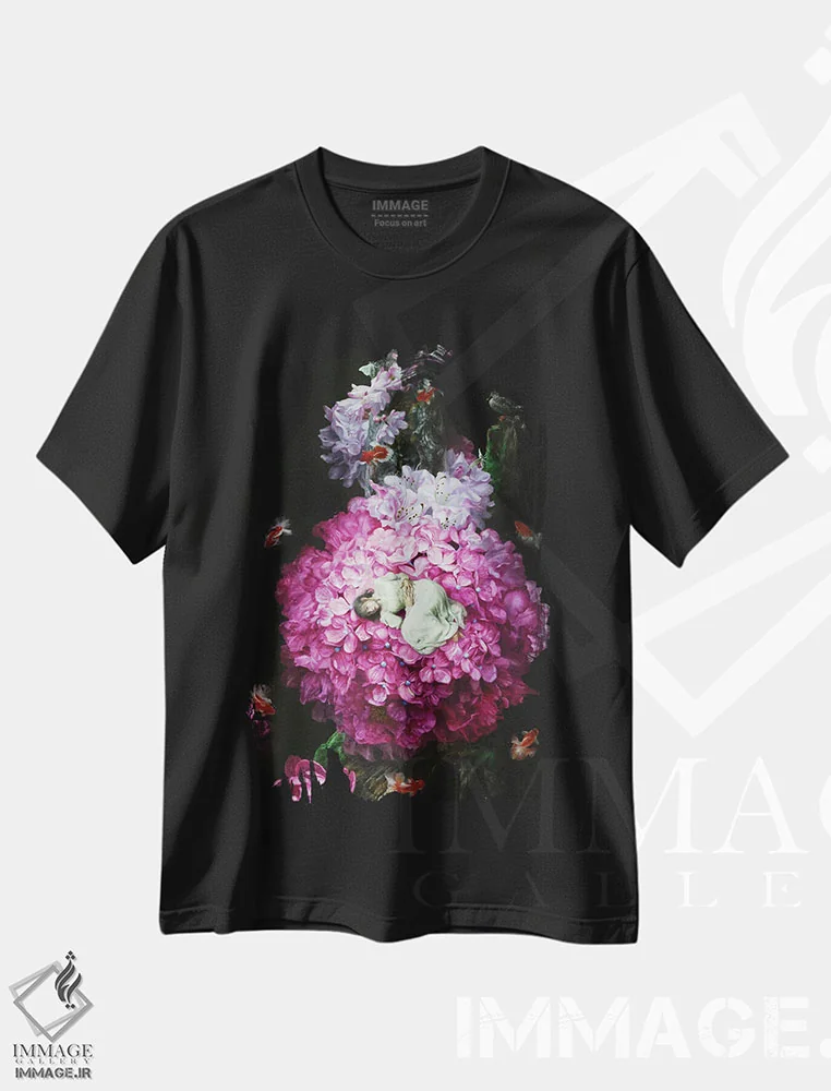 تیشرت مشکی طرح دار درخت بزرگ زندگی در تالار باران، هنر فاخر معاصر اثر تاکاهیرو هیربایاشی | فروشگاه ایماژ