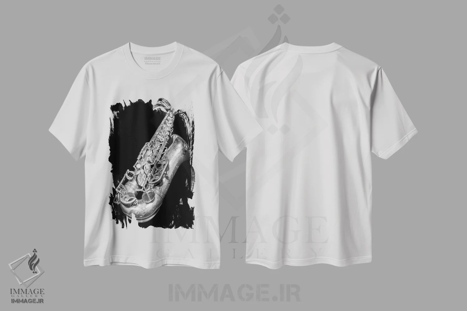تیشرت سفید طرح دار ساکسیفون آلتو سلمر نقره ای، عکاسی سیاه و سفید اثر استیفن هاجتس | فروشگاه ایماژ