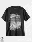 تیشرت مشکی طرح دار برخورد موج در الگول، جزیره اسکای، عکاسی سیاه و سفید اثر استیفن هاجتس | فروشگاه ایماژ