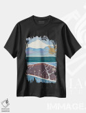 تیشرت مشکی طرح دار چشم انداز ساحلی با خورشید طلایی، مدیوم اثر هیدن هیل | immage.ir