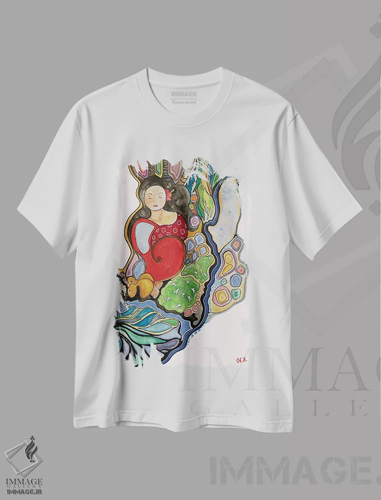 تیشرت سفید طرح دار زن کنار دریا، مدیوم اثر هیدن هیل | immage.ir