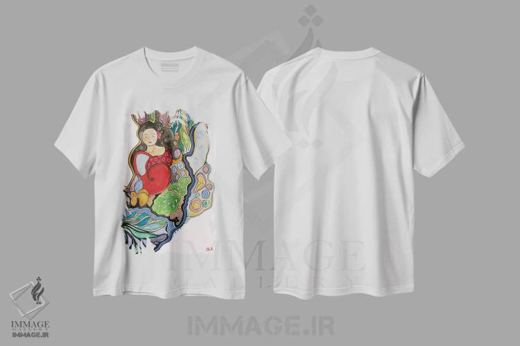 تیشرت سفید طرح دار زن کنار دریا، مدیوم اثر هیدن هیل | immage.ir