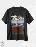 تیشرت مشکی طرح دار غروب بنفش با سیلوئت نخل ها، دکور ساحلی اثر هیدن هیل | immage.ir