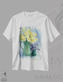 تیشرت سفید طرح دار دسته گل نرگس و سنبل، هنر فاخر معاصر اثر کنتس آرت | فروشگاه ایماژ
