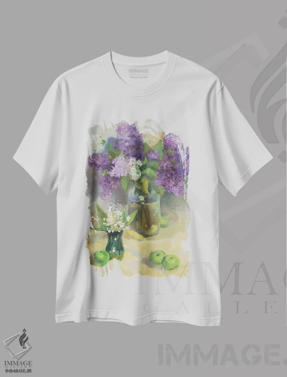 تیشرت سفید طرح دار یاس بنفش و سوسن صحرایی، هنر فاخر معاصر اثر کنتس آرت | فروشگاه ایماژ