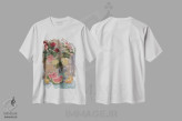 تیشرت سفید طرح دار رزهای هندوانه ای، هنر فاخر معاصر اثر کنتس آرت | فروشگاه ایماژ