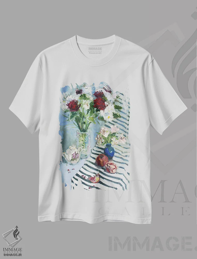 تیشرت سفید طرح دار گلدان ها و انار، هنر فاخر معاصر اثر کنتس آرت | فروشگاه ایماژ