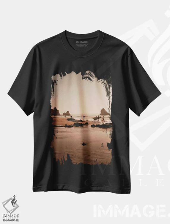 تیشرت مشکی طرح دار تخته های موج سواری در ساحل، دکور ساحلی اثر سباستین هیلگتاگ | immage.ir