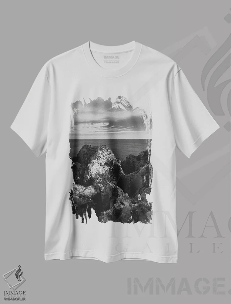 تیشرت سفید طرح دار نور ساحل، دکور ساحلی اثر سباستین هیلگتاگ | immage.ir