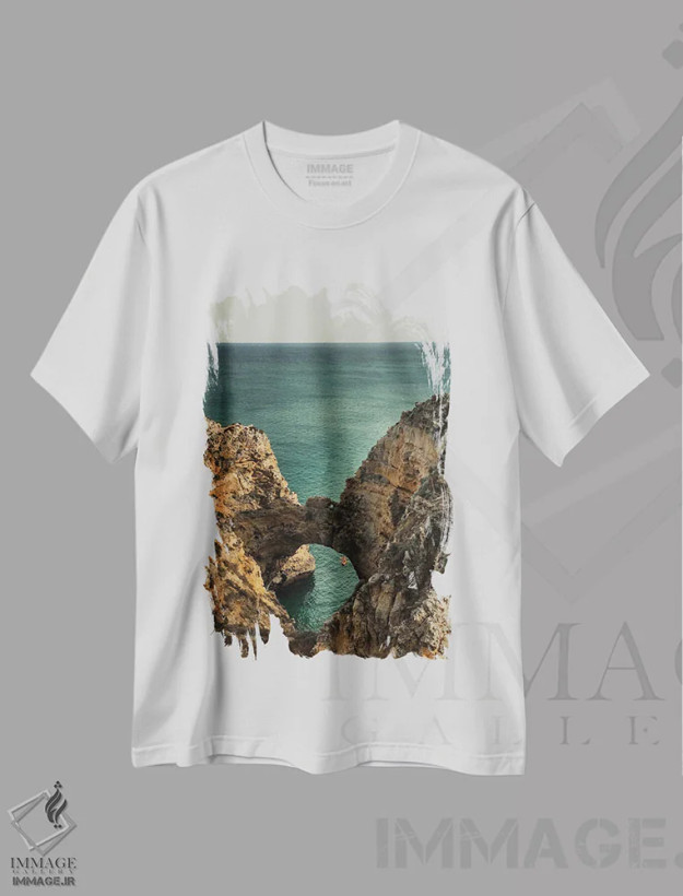 تیشرت سفید طرح دار کاشفان، دکور ساحلی اثر سباستین هیلگتاگ | فروشگاه ایماژ