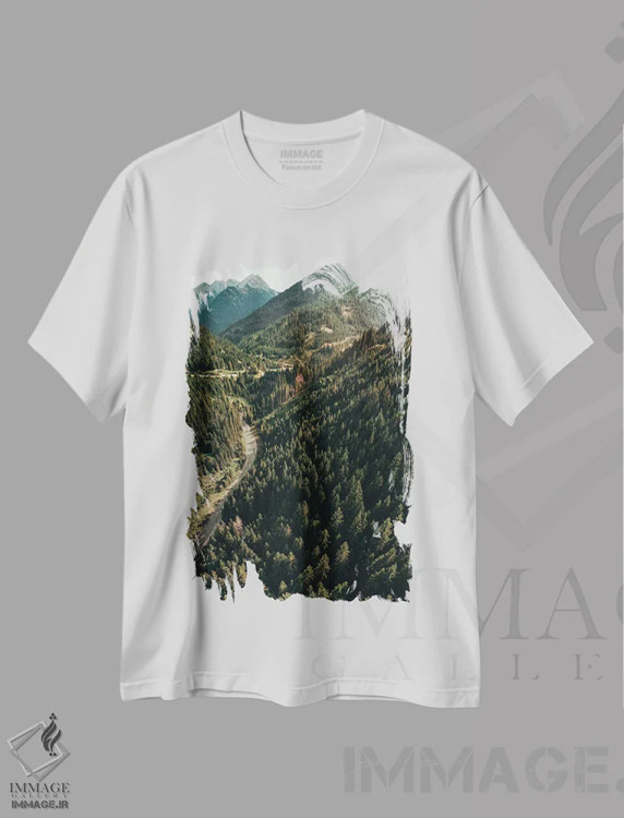 تیشرت سفید طرح دار حال و هوای سفر جاده ای، عکاسی هنری فاخر اثر سباستین هیلگتاگ | immage.ir
