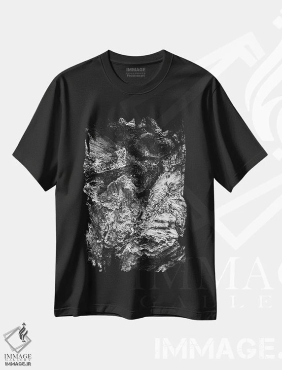 تیشرت مشکی طرح دار چوب هنری، عکاسی سیاه و سفید اثر سباستین هیلگتاگ | immage.ir