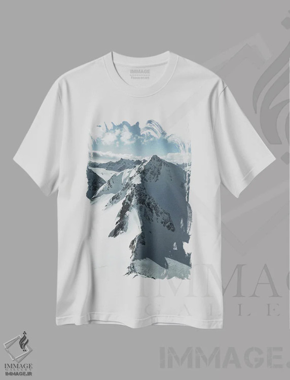 تیشرت سفید طرح دار قله یخی در اتریش، عکاسی هنری فاخر اثر سباستین هیلگتاگ | immage.ir
