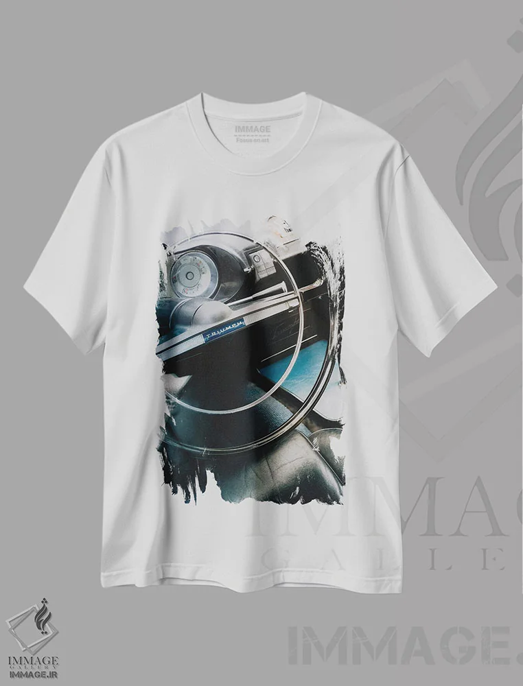 تیشرت سفید طرح دار خودروی کلاسیک قدیمی، عکاسی هنری فاخر اثر سباستین هیلگتاگ | فروشگاه ایماژ