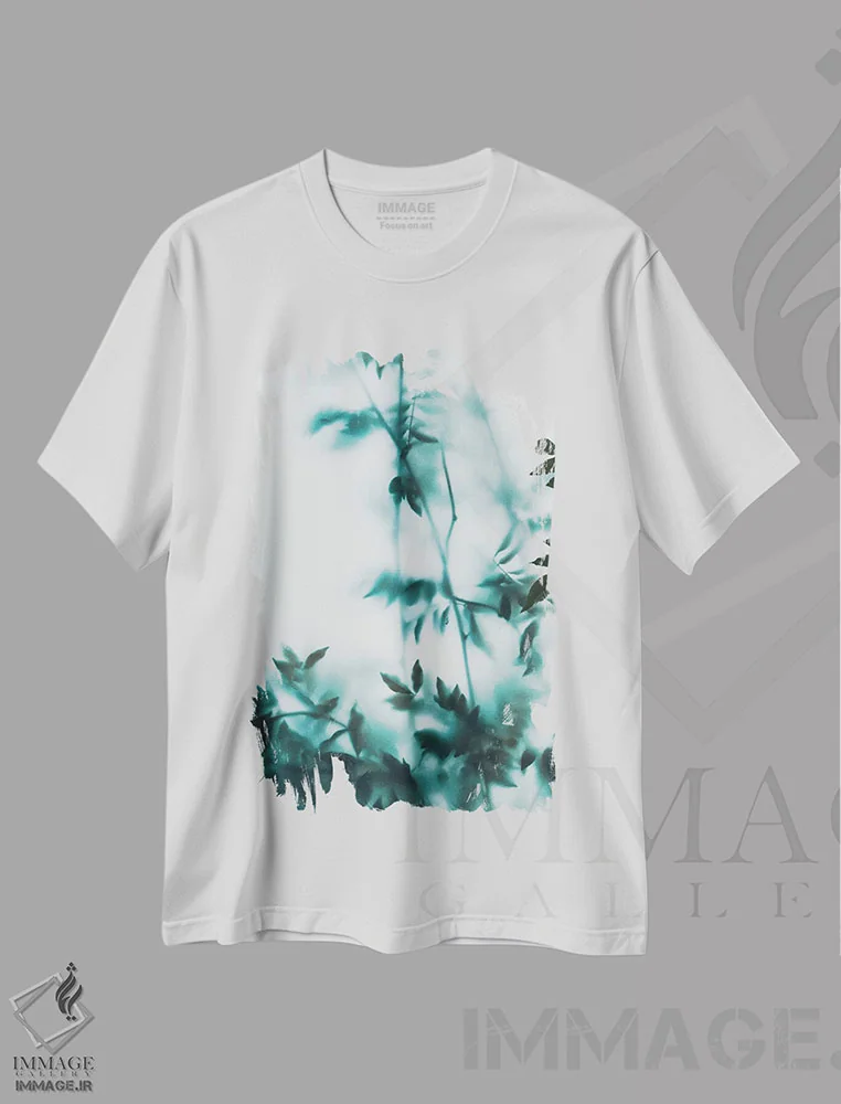 تیشرت سفید طرح دار برگ های آبی روی شیشه یخ زده، تزئینی اثر سباستین هیلگتاگ | فروشگاه ایماژ