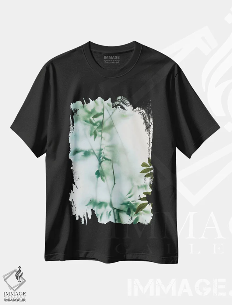 تیشرت مشکی طرح دار برگ ها و شیشه یخ زده، تزئینی اثر سباستین هیلگتاگ | immage.ir