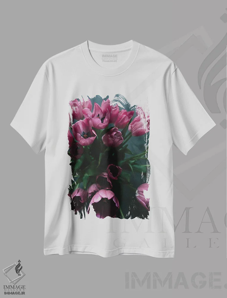 تیشرت سفید طرح دار دسته گل تزئینی ۱، دکور معاصر اثر سباستین هیلگتاگ | فروشگاه ایماژ