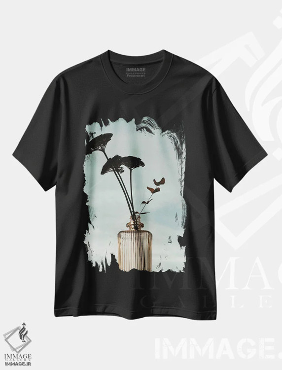 تیشرت مشکی طرح دار گل ها در بطری، تزئینی اثر سباستین هیلگتاگ | immage.ir