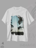 تیشرت سفید طرح دار سیلوئتدرختان، تزئینی اثر سباستین هیلگتاگ | immage.ir