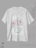 تیشرت سفید طرح دار گل های شیرین، دست نقاشی و طراحی دستی اثر هدر گری | immage.ir