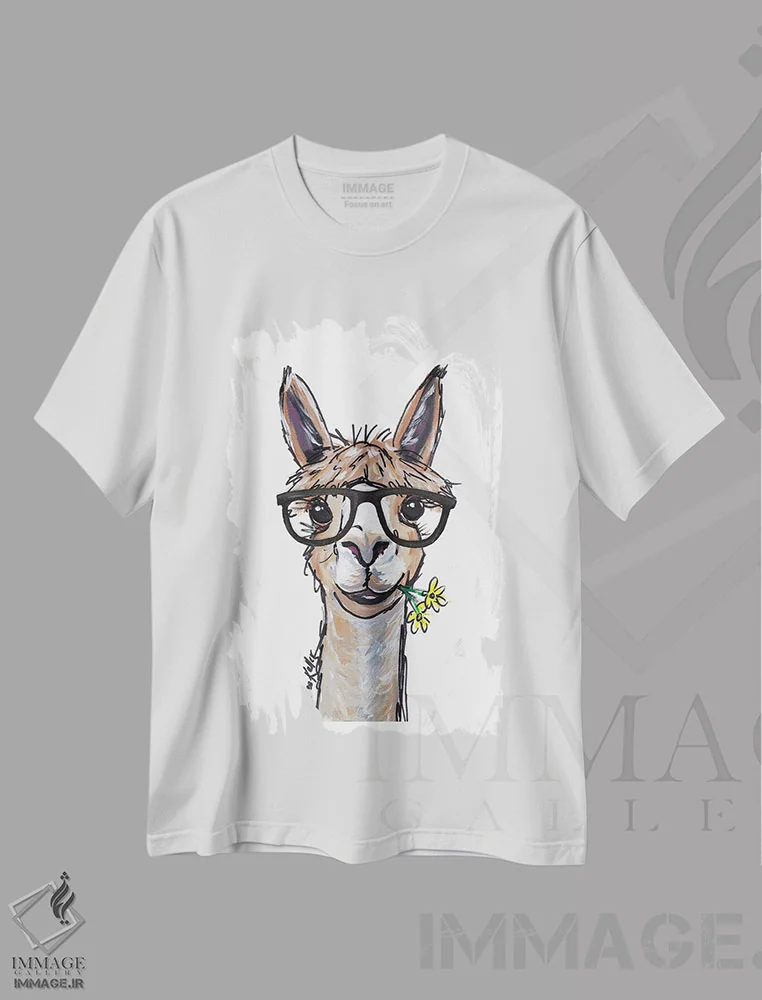 تیشرت سفید طرح دار آلپاکا، مدیوم اثر هیپی هاوند استودیوز | immage.ir