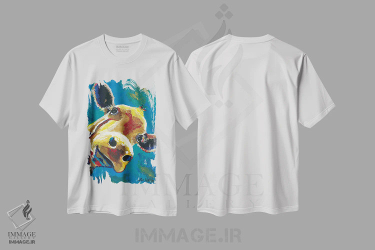 تیشرت سفید طرح دار گاو رنگارنگ گرترود، دکور معاصر اثر هیپی هاوند استودیوز | فروشگاه ایماژ