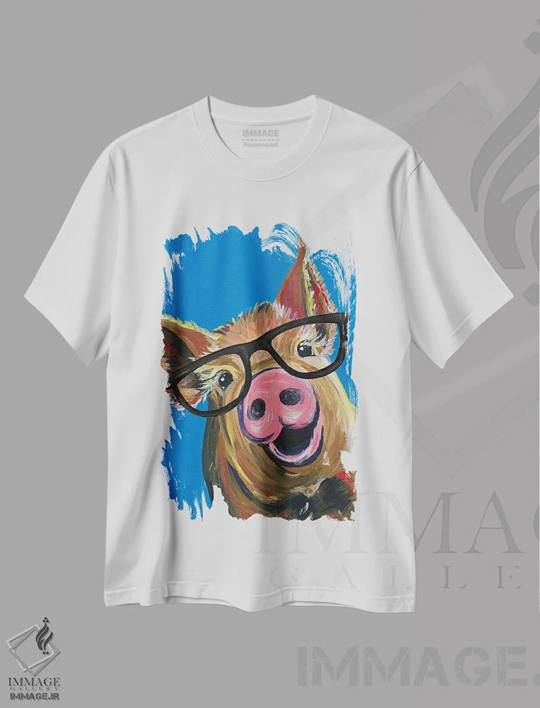 تیشرت سفید طرح دار خوک ویلبور با عینک آبی، دکور معاصر اثر هیپی هاوند استودیوز | فروشگاه ایماژ