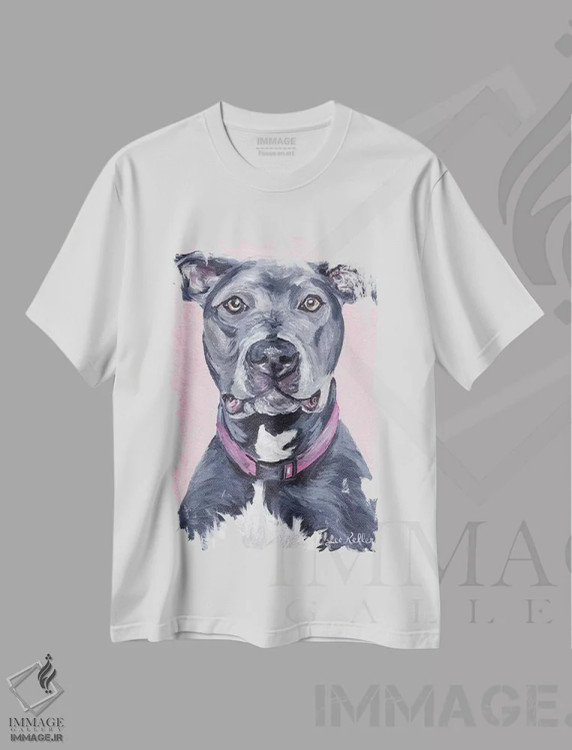 تیشرت سفید طرح دار پیت بول روی زمینه صورتی، دکور معاصر اثر هیپی هاوند استودیوز | immage.ir