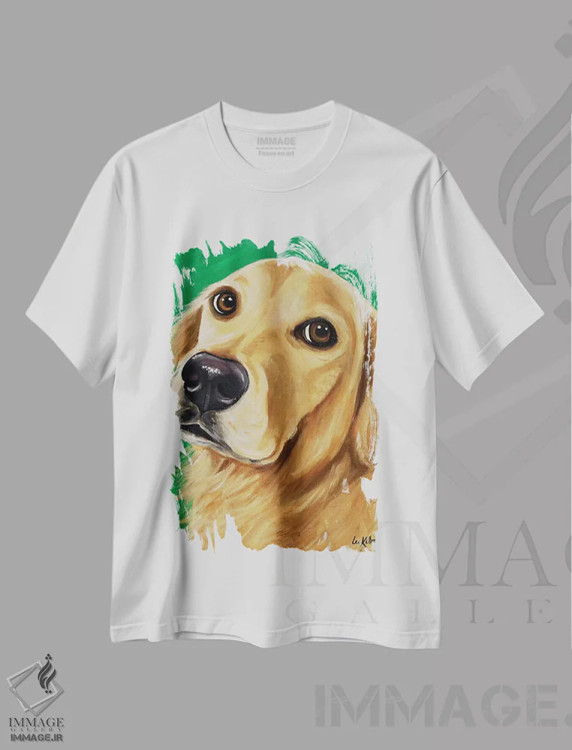 تیشرت سفید طرح دار رایدر گلدن رتریور روی سبز، دکور معاصر اثر هیپی هاوند استودیوز | immage.ir