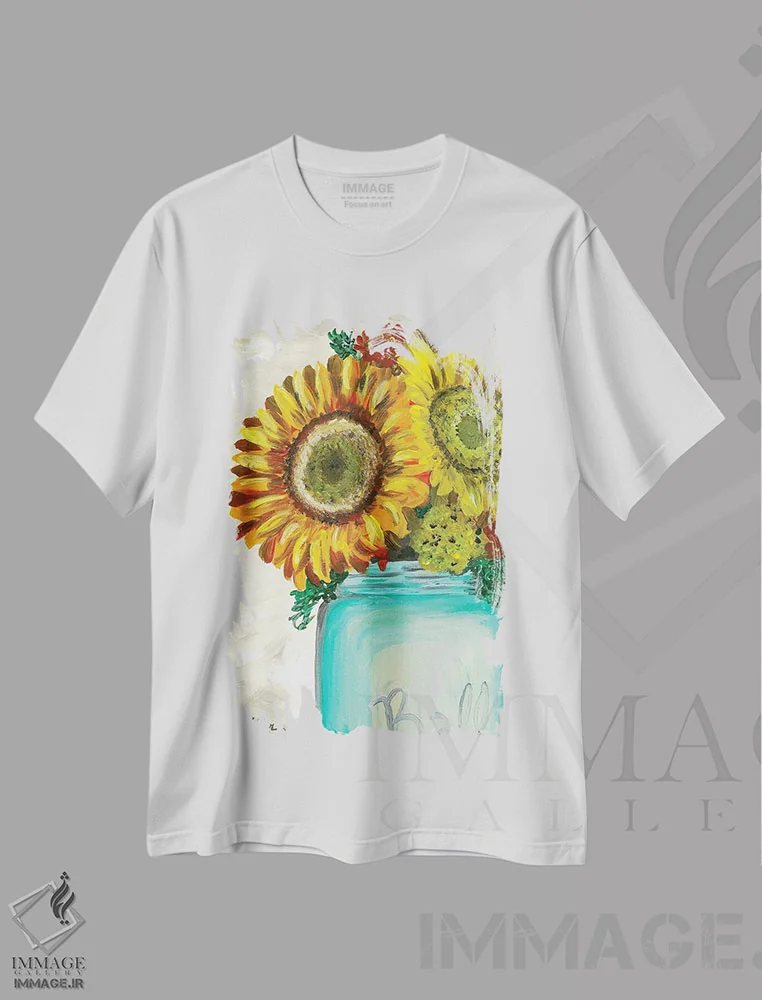 تیشرت سفید طرح دار گل آفتابگردان "گل های مزرعه"، دکور معاصر اثر هیپی هاوند استودیوز | فروشگاه ایماژ