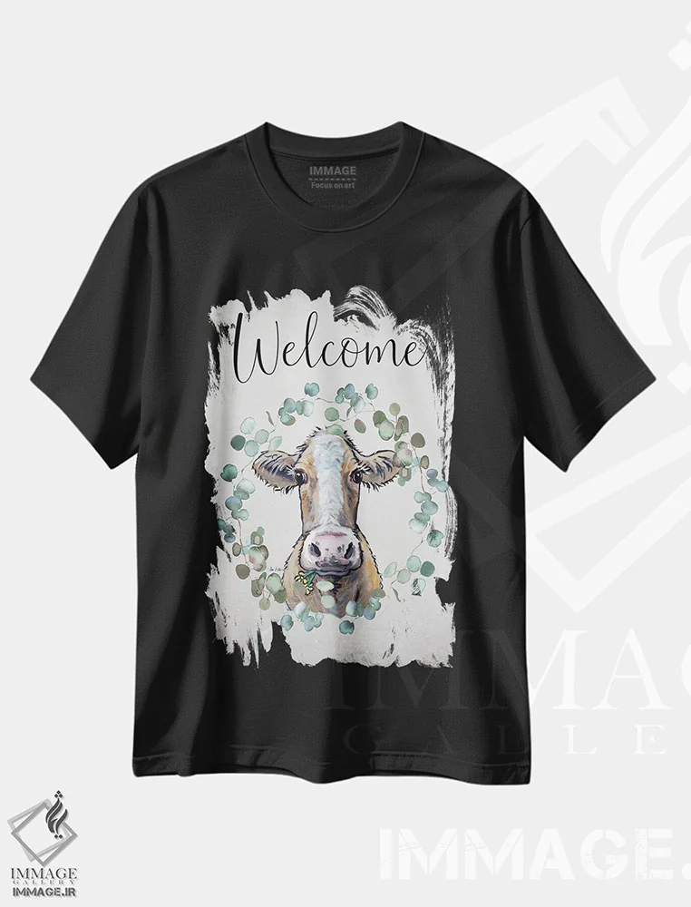 تیشرت مشکی طرح دار تابلوی خوش آمد گاو، نقاشی گاو روستایی، دکور روستایی اثر هیپی هاوند استودیوز | فروشگاه ایماژ