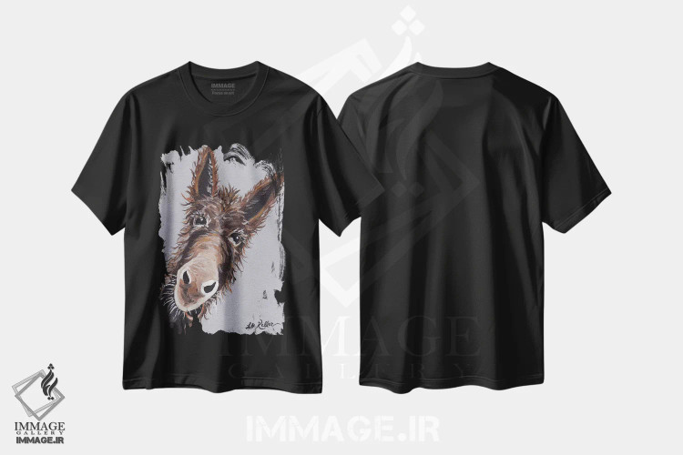 تیشرت مشکی طرح دار الاغ روفوس روی زمینه خاکستری، مدیوم اثر هیپی هاوند استودیوز | immage.ir