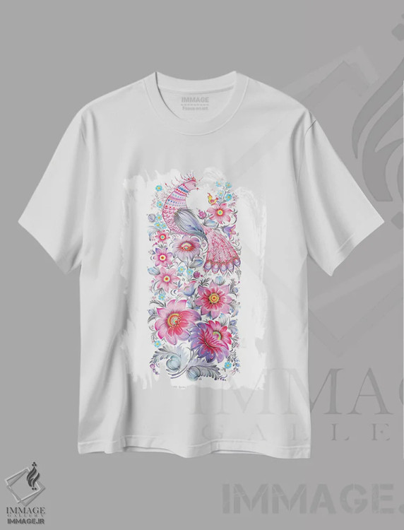 تیشرت سفید طرح دار صبح بنفش، تزئینی اثر هالینا کولگا | immage.ir