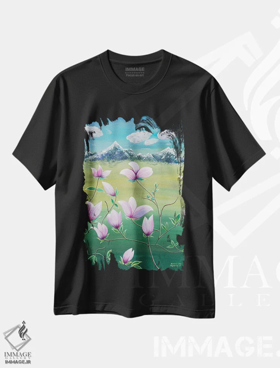 تیشرت مشکی طرح دار مگنولیای شکوفا، تزئینی اثر هالینا کولگا | immage.ir