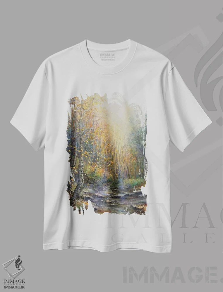 تیشرت سفید طرح دار پرتوهای خورشید پاییزی در جنگل بر آب، تزئینی اثر هانا کروین | immage.ir
