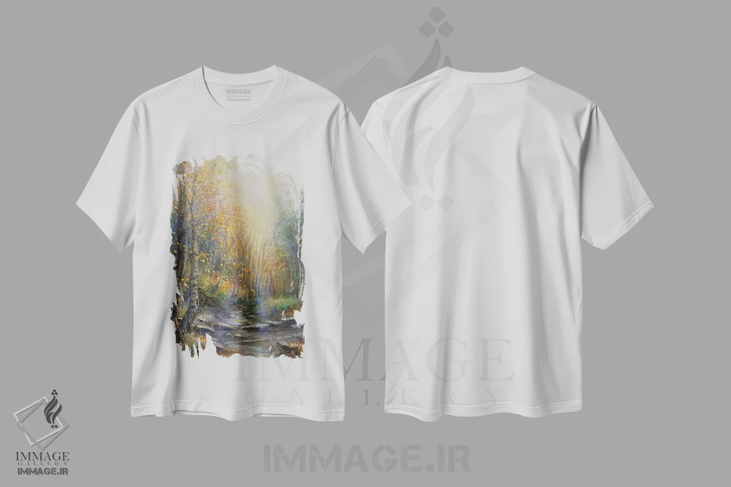 تیشرت سفید طرح دار پرتوهای خورشید پاییزی در جنگل بر آب، تزئینی اثر هانا کروین | immage.ir