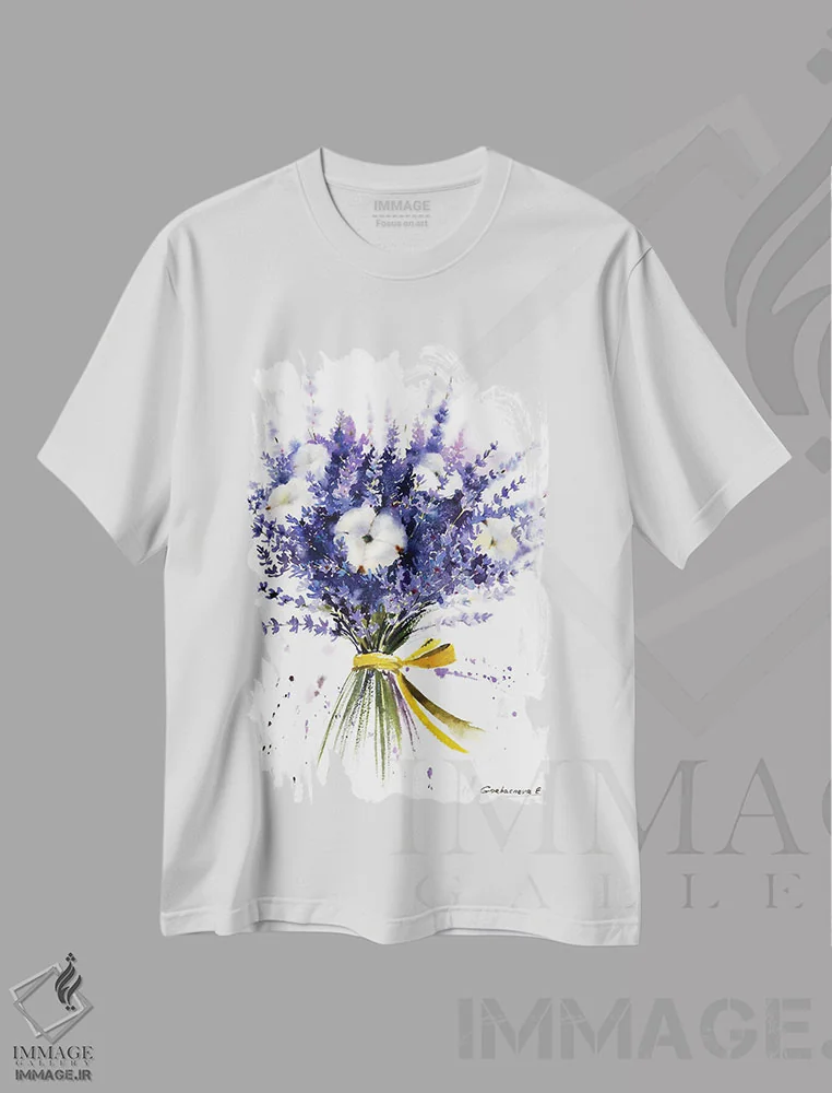 تیشرت سفید طرح دار دسته گل اسطوخودوس، هنر فاخر معاصر اثر هوم لایک آرت | immage.ir