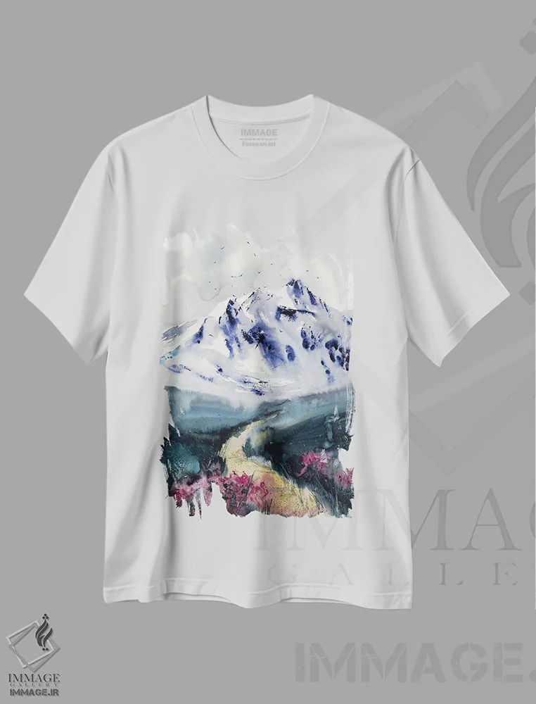 تیشرت سفید طرح دار کوه های آبی II، هنر فاخر معاصر اثر هوم لایک آرت | فروشگاه ایماژ