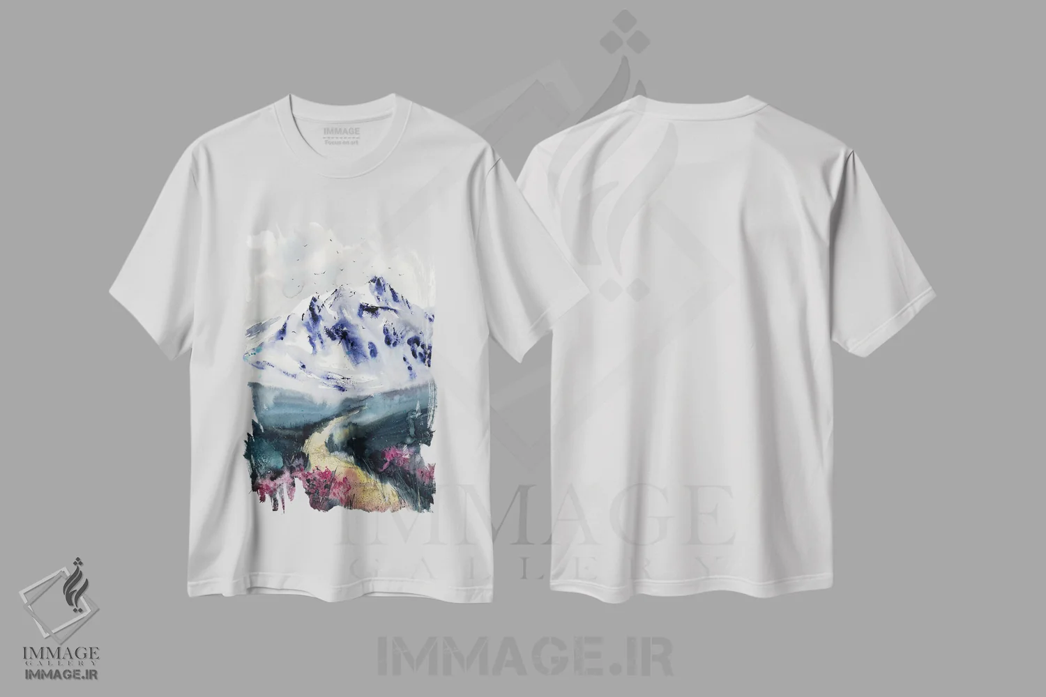 تیشرت سفید طرح دار کوه های آبی II، هنر فاخر معاصر اثر هوم لایک آرت | فروشگاه ایماژ