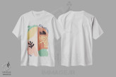 تیشرت سفید طرح دار شکل رنگین کمانی انتزاعی دو اثر هلو مورائس | فروشگاه ایماژ