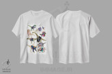 تیشرت سفید طرح دار دایناسورها با پلیورهای دهه هشتاد میلادی، دکور معاصر اثر هانا ملین | فروشگاه ایماژ