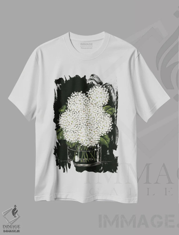 تیشرت سفید طرح دار گل هیدرانژا در گلدان، دکور روستایی اثر هولی هکس آرت | فروشگاه ایماژ