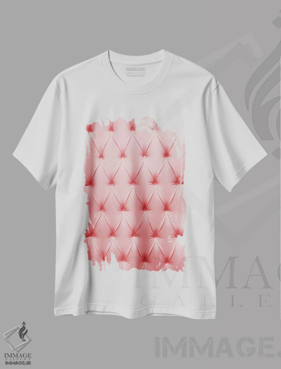 تیشرت سفید طرح دار اتاق ضربه گیری صورتی، تزئینی اثر هانی مون هتل | immage.ir