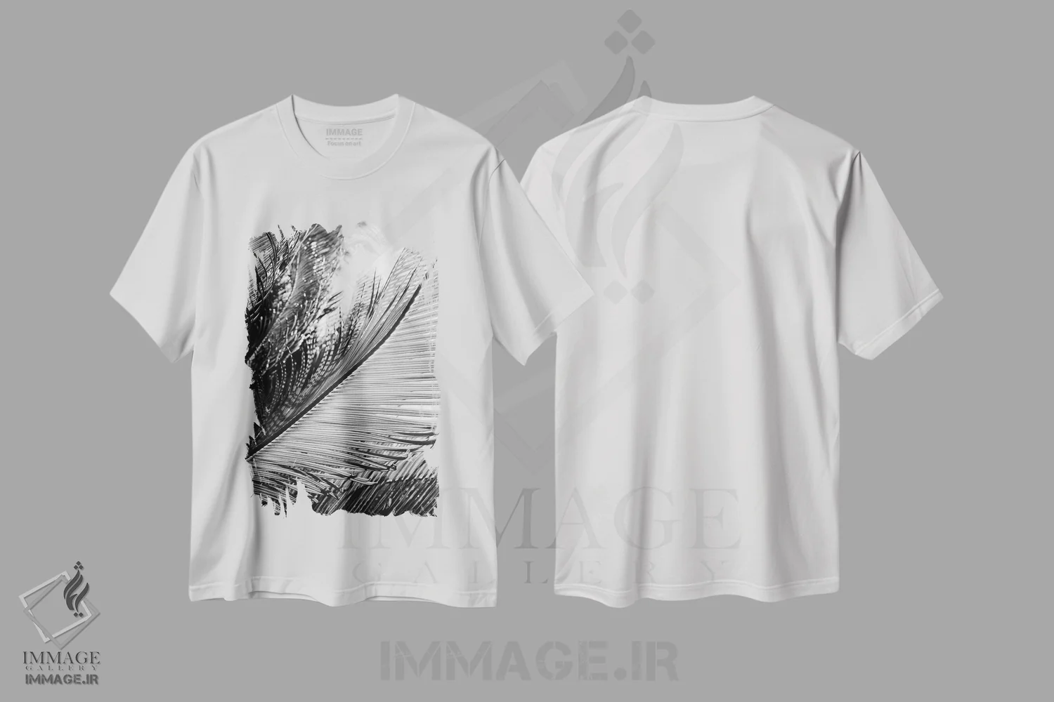 تیشرت سفید طرح دار استوایی، عکاسی سیاه و سفید اثر هانی مون هتل | immage.ir
