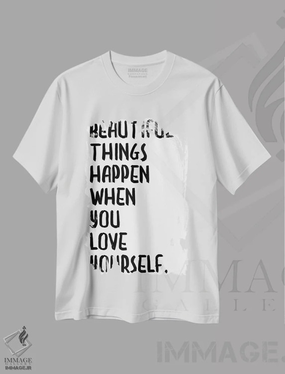 تیشرت سفید طرح دار اتفاقات زیبا رخ می دهند، تایپوگرافی اثر هانی مون هتل | immage.ir